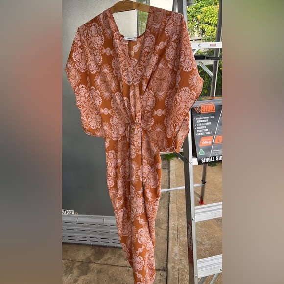 Sheike Dresses & Skirts - Sheike size 10